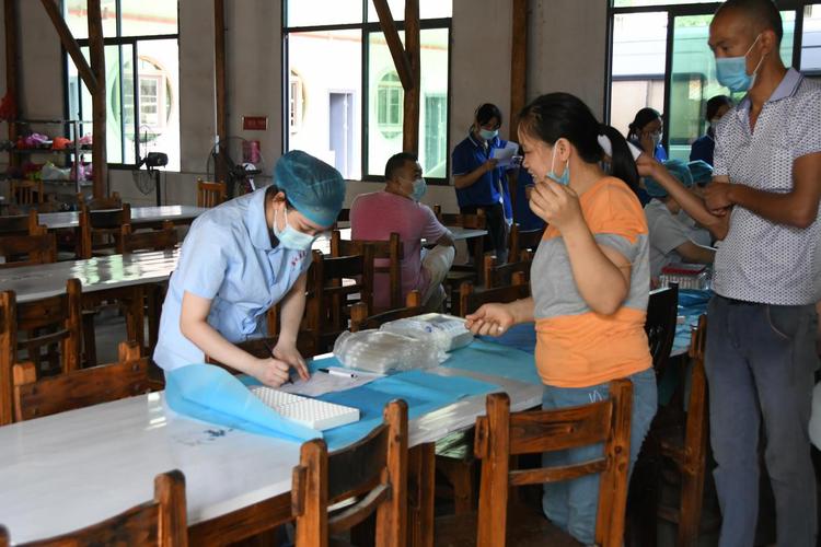 請(qǐng)進(jìn)來(lái)走出去我院健康管理中心為白云區(qū)企業(yè)返崗員工開展體檢服務(wù)