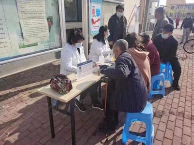 聚焦作風(fēng)提優(yōu)年 東營(yíng)市墾利區(qū)東安社區(qū)開(kāi)展義診進(jìn)社區(qū)活動(dòng)